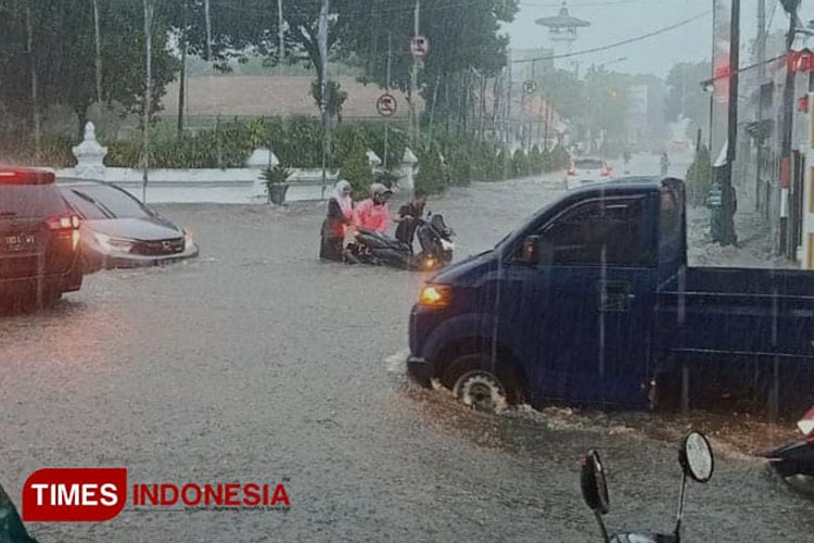 BMKG Juanda: Waspadai Cuaca Ekstrem dan Angin Kencang di Jatim