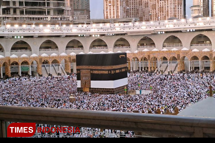 Shalat tarawih di Masjid Al Haram. (Foto: Dok TIMES Indonesia)