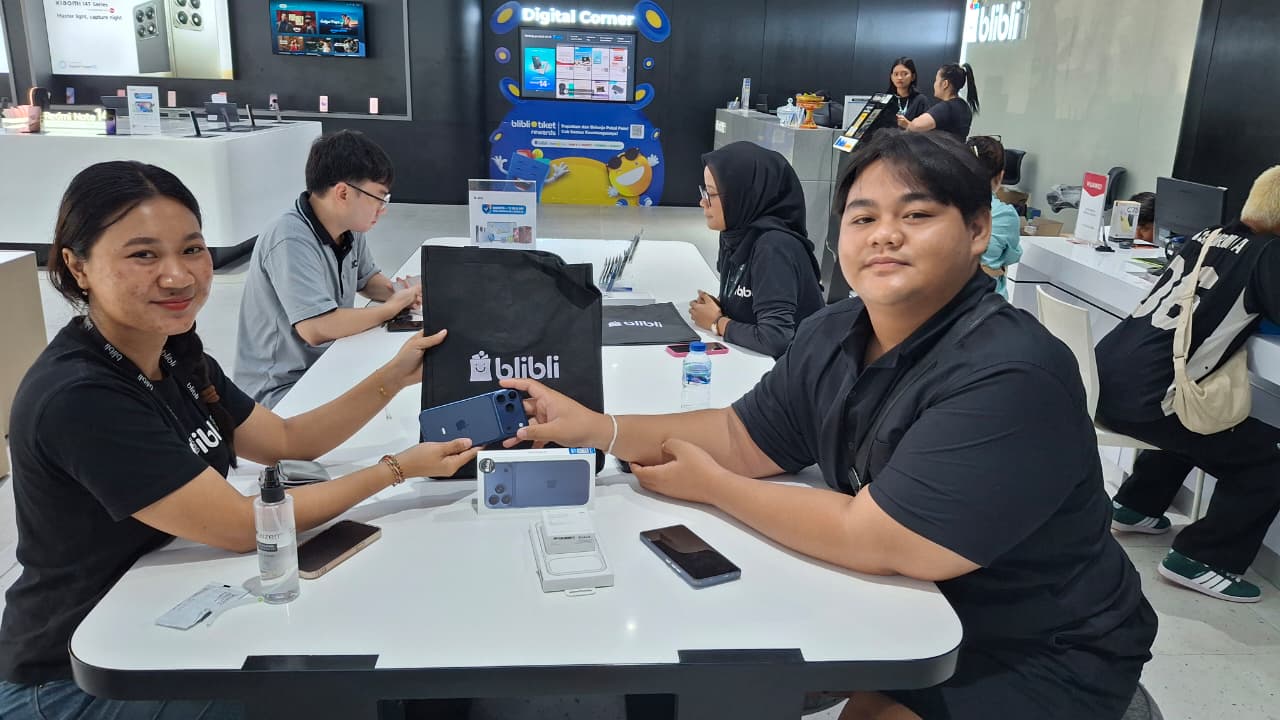 Serbuan Apple Fanboy: 27 Titik Blibli dan Hello Store Diserbu demi iPhone Baru