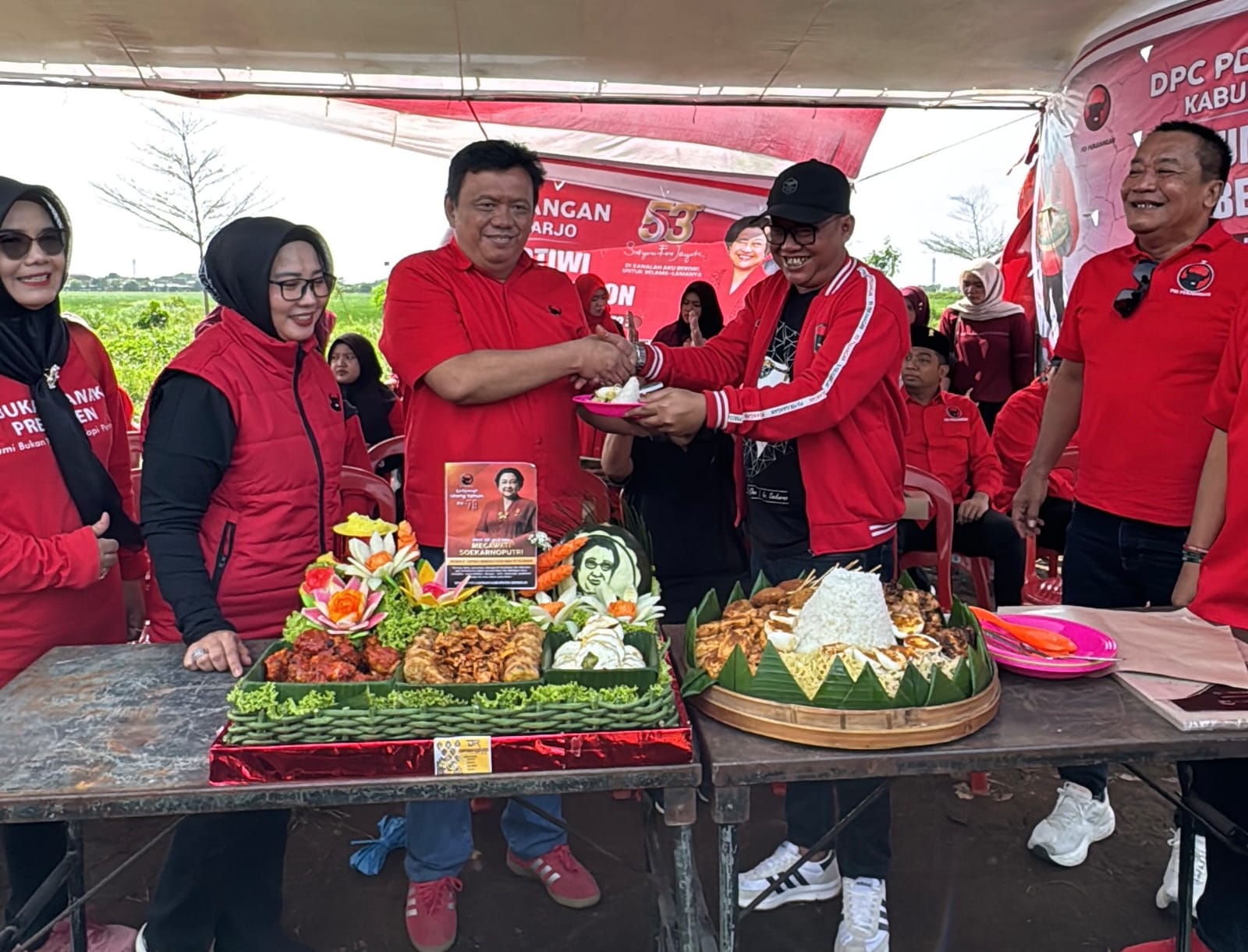 Peringati HUT Ke-79 Megawati, PDIP Sidoarjo Tanam Pohon dan Buka Ruang Kritik Anak Muda