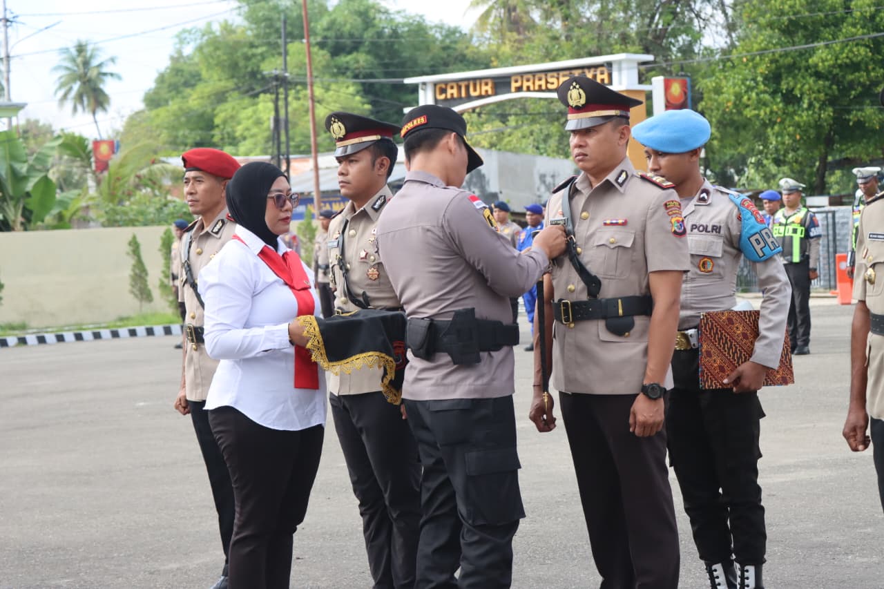 Pimpin Sertijab Lima Perwira, Kapolres Sumba Timur: Jabatan Adalah Amanah